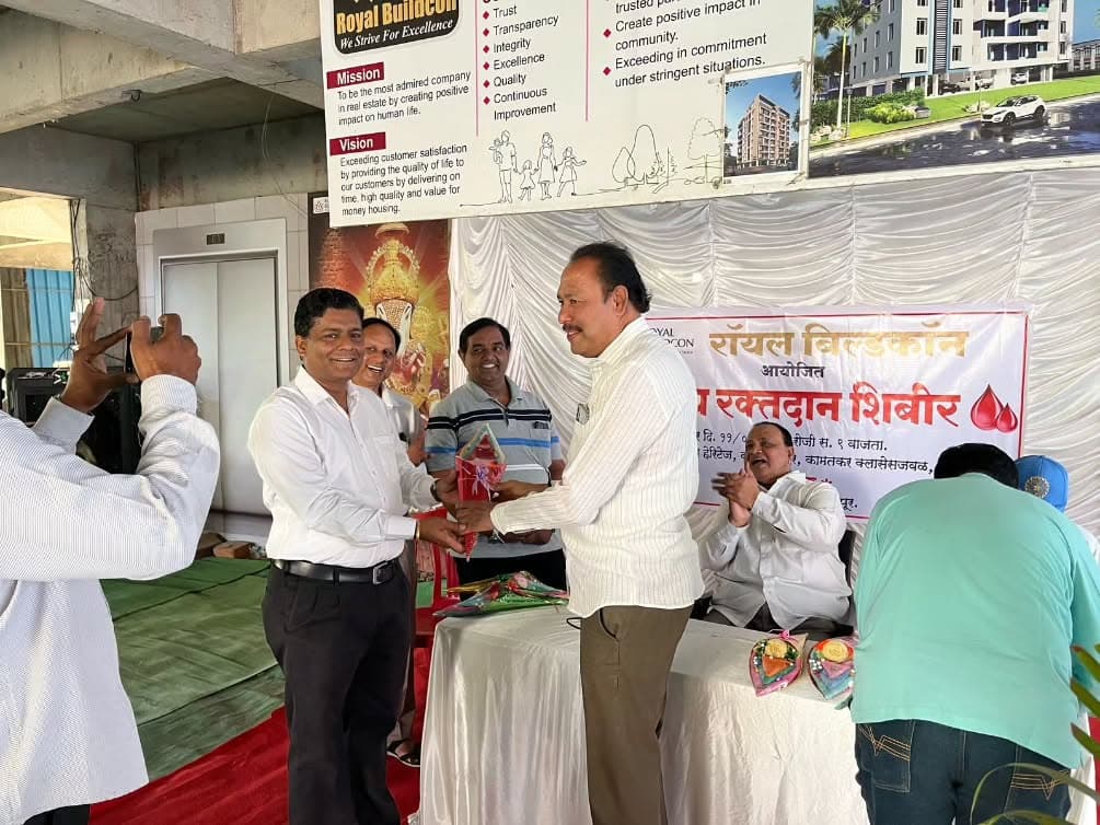 Volunteers at Royal Buildcon blood donation event
